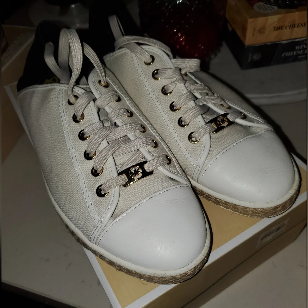 Micheal Kors Women's White and Black Espadrille Sneakers. - Picture 5 of 9